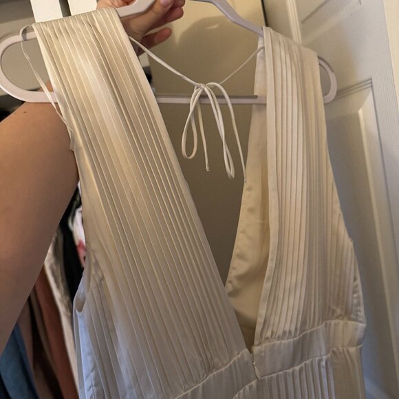 The A&F Giselle Pleated Jumpsuit - Picture 4 of 7